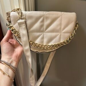 Chic Cream Quilted Crossbody Bag with Gold Chain